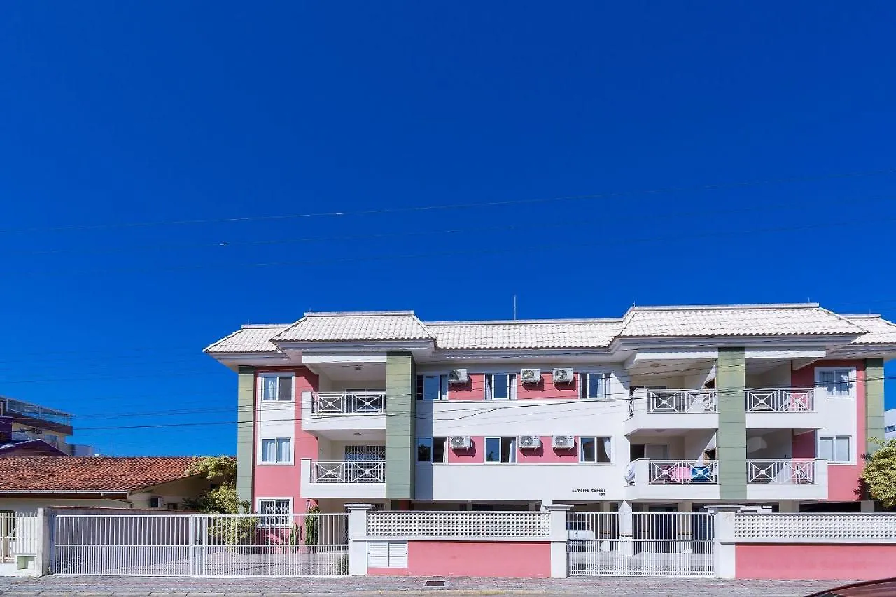 Porto Canoas 203 - Aconchegante Apartamento Em Bombas - Acomoda 4 Pessoas - A Poucos Metros Da Praia - Bombinhas Lägenhet